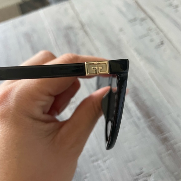 GIVENCHY cat eye rectangular sunnies - Picture 3 of 6